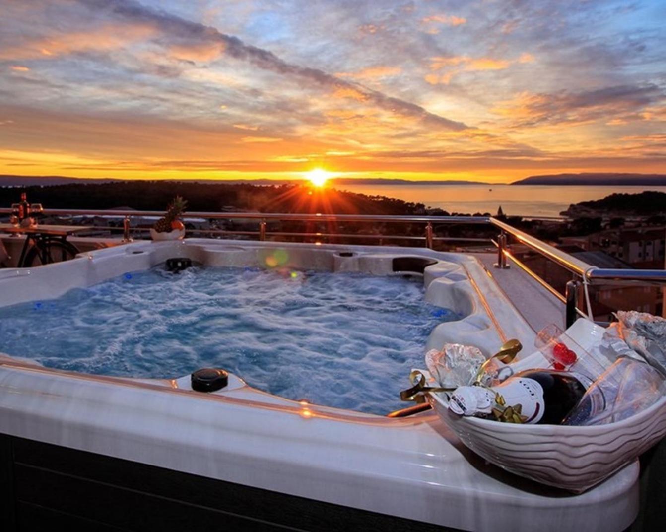 Apartamento Fux Luxury Rooftop Terrace Jacuzzi & Bbq